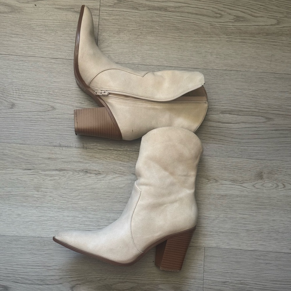 Hi there! Welcome to my closet:)